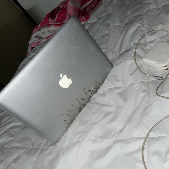 MacBook Pro - Picture 4 of 4